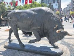 Milli Saraylar heykelleri geri istiyor